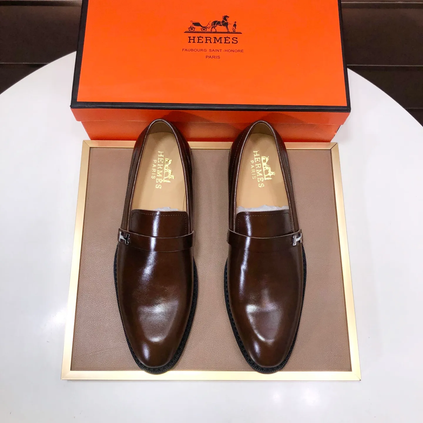 Men's Men's Shoes💰540💰[HERMES] (cowhide lining)🍀Italian top luxury🍀He does not pursue novel styles and gorgeous colors, but attracts the favor of successful men with his flawless, elegant and classic style. Formal leather shoes This very comfortable, simple and stable style allows you to easily match any style! The pattern is absolutely 1:1 refined from the original case, and we strive for excellence in materials, imported cowhide + cowhide lining💪💪💪extraordinary texture👍! .Code number: 39-45 (45 customized)